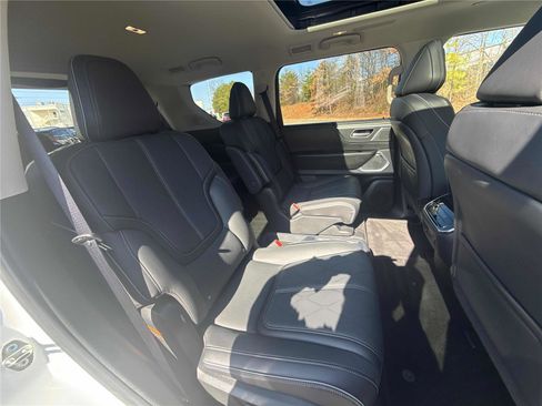 Certified 2025 INFINITI QX80 Sensory image 27