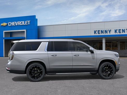 New 2026 Chevrolet Suburban High Country w/ Sun And Tow Package image 5