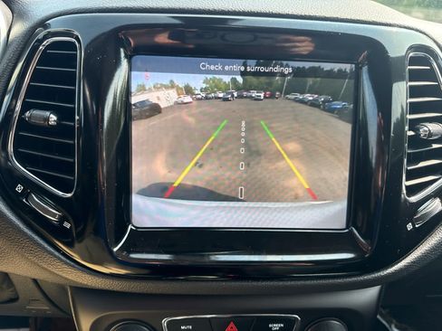 Used 2019 Jeep Compass Limited FWD image 21