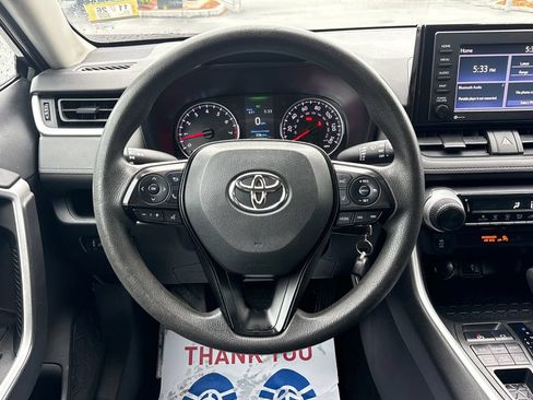 Used 2021 Toyota RAV4 LE AWD/4WD image 16