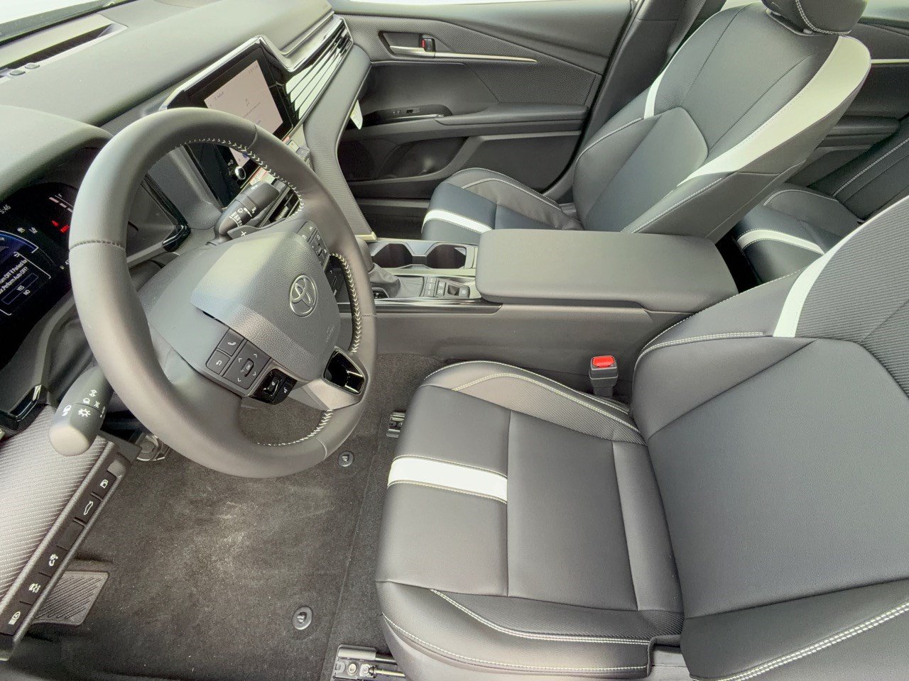 Certified 2026 Toyota Camry SE FWD image 5