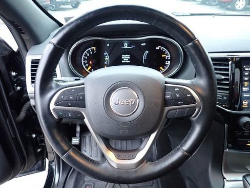 Used 2022 Jeep Grand Cherokee Laredo X image 21