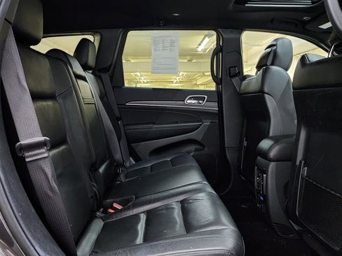 Used 2020 Jeep Grand Cherokee Limited AWD/4WD image 19