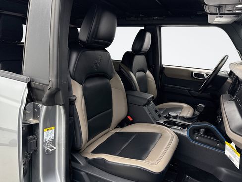 Used 2024 Ford Bronco Wildtrak image 17