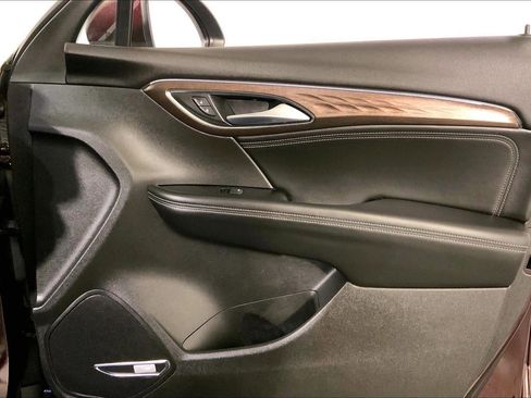 Used 2023 Buick Envision Avenir image 25