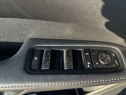 Used 2024 Lexus RX 350 FWD image 16