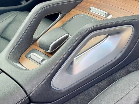Certified 2025 Mercedes-Benz GLS 450 4MATIC image 14