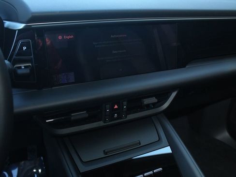 New 2026 Porsche Macan 4 Electric image 17