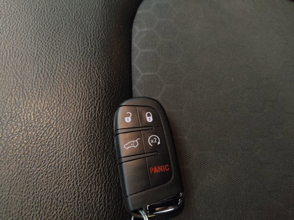 Used 2018 Jeep Compass Latitude w/ Popular Equipment Group FWD image 32
