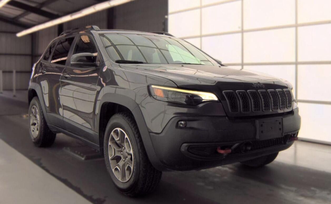 Used 2022 Jeep Cherokee Trailhawk AWD/4WD image 1