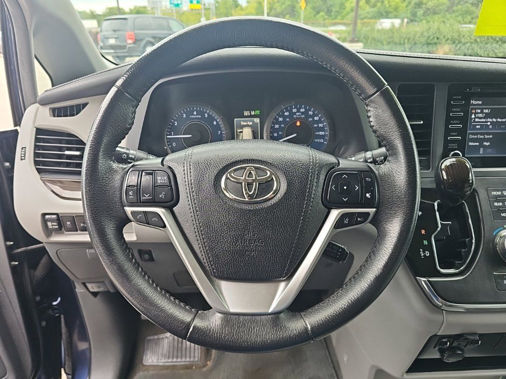 Used 2018 Toyota Sienna XLE w/ XLE Navigation Package FWD image 15
