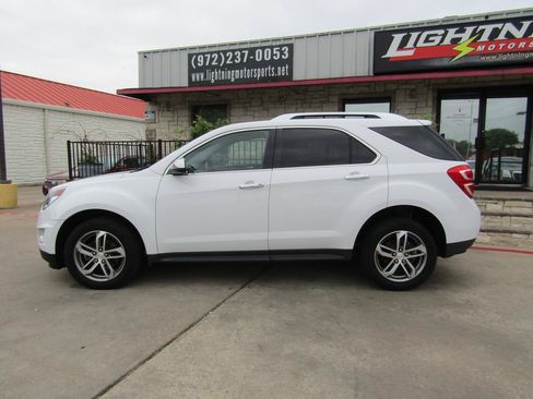 Used 2017 Chevrolet Equinox Premier w/ Enhanced Convenience Package AWD/4WD image 2