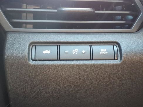 Used 2024 Nissan Altima 2.5 SV FWD image 16