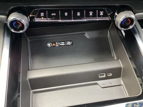 Used 2025 Chevrolet Tahoe LT AWD/4WD image 22