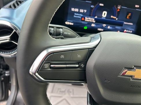 New 2026 Chevrolet Equinox EV LT image 18