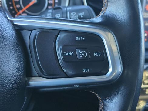 Used 2022 Jeep Wrangler Unlimited Sahara image 26