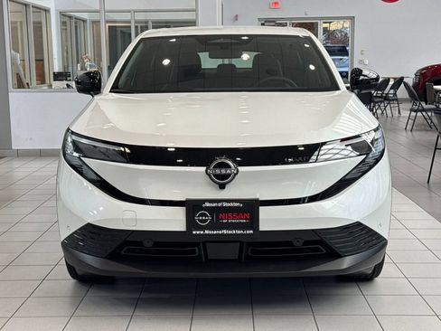 New 2026 Nissan Leaf SV+ w/ Illuminated Package image 8