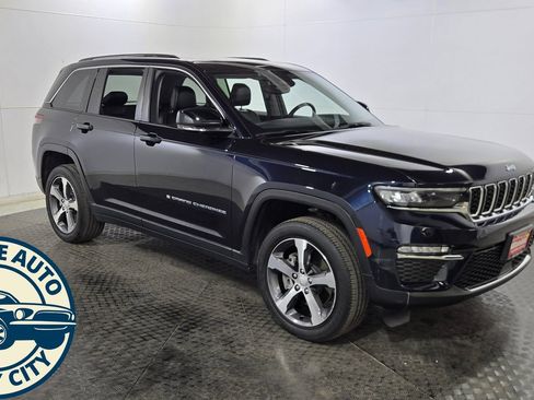 Used 2023 Jeep Grand Cherokee 4WD 4xe image 9