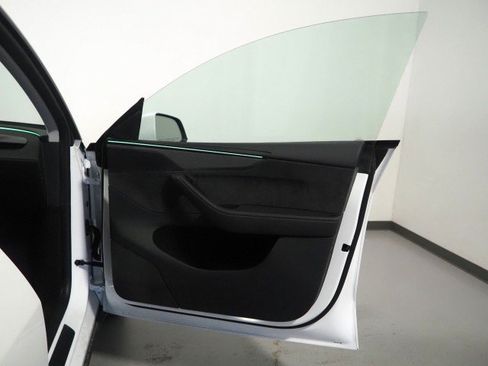 Used 2026 Tesla Model Y Long Range RWD image 63