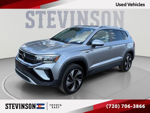 Used 2024 Volkswagen Taos SE AWD/4WD image 1