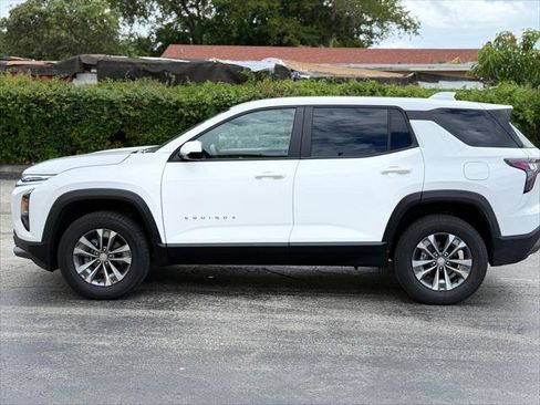 Used 2026 Chevrolet Equinox LT FWD image 3