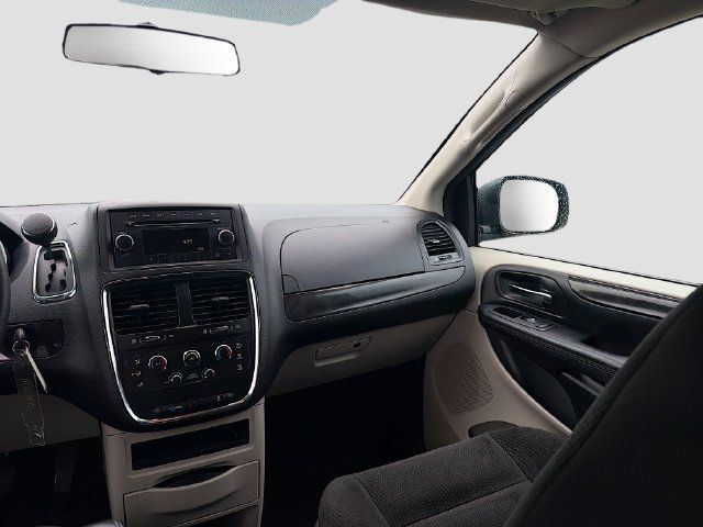 Used 2017 Dodge Grand Caravan SE FWD image 25