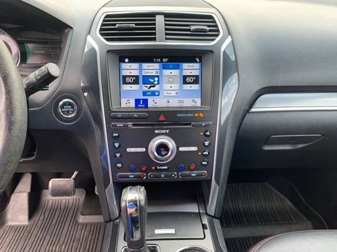 Used 2018 Ford Explorer Sport w/ Equipment Group 401A AWD/4WD image 32