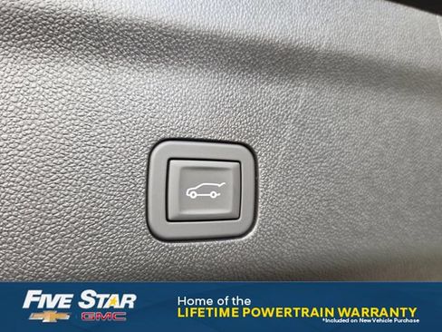 New 2026 Cadillac Escalade Platinum Sport w/ LPO, Floor Liner Package AWD/4WD image 17