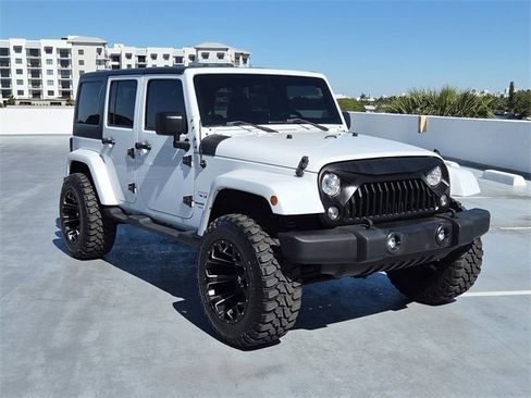 Used 2018 Jeep Wrangler Unlimited Sahara image 7