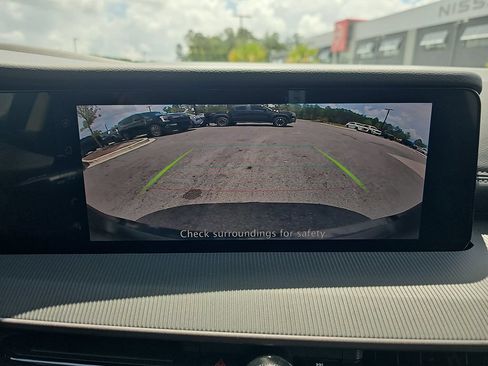Used 2025 Nissan Murano SV AWD/4WD image 27