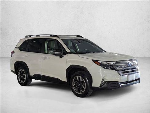 Used 2025 Subaru Forester Premium w/ Convenience Package #1 AWD/4WD image 3