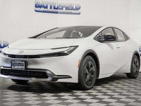 New 2026 Toyota Prius Plug-In Hybrid FWD image 3