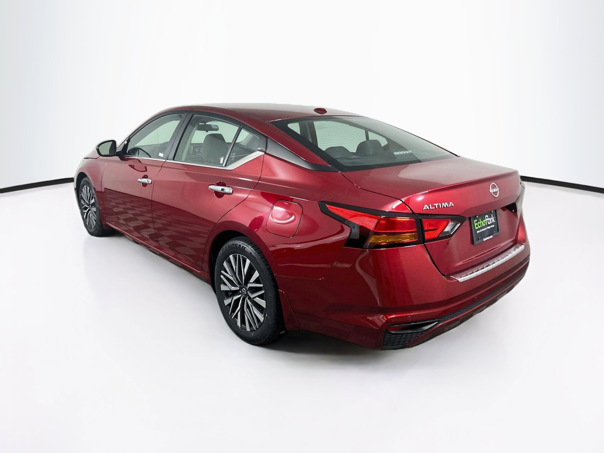 Used 2023 Nissan Altima 2.5 SV FWD image 5