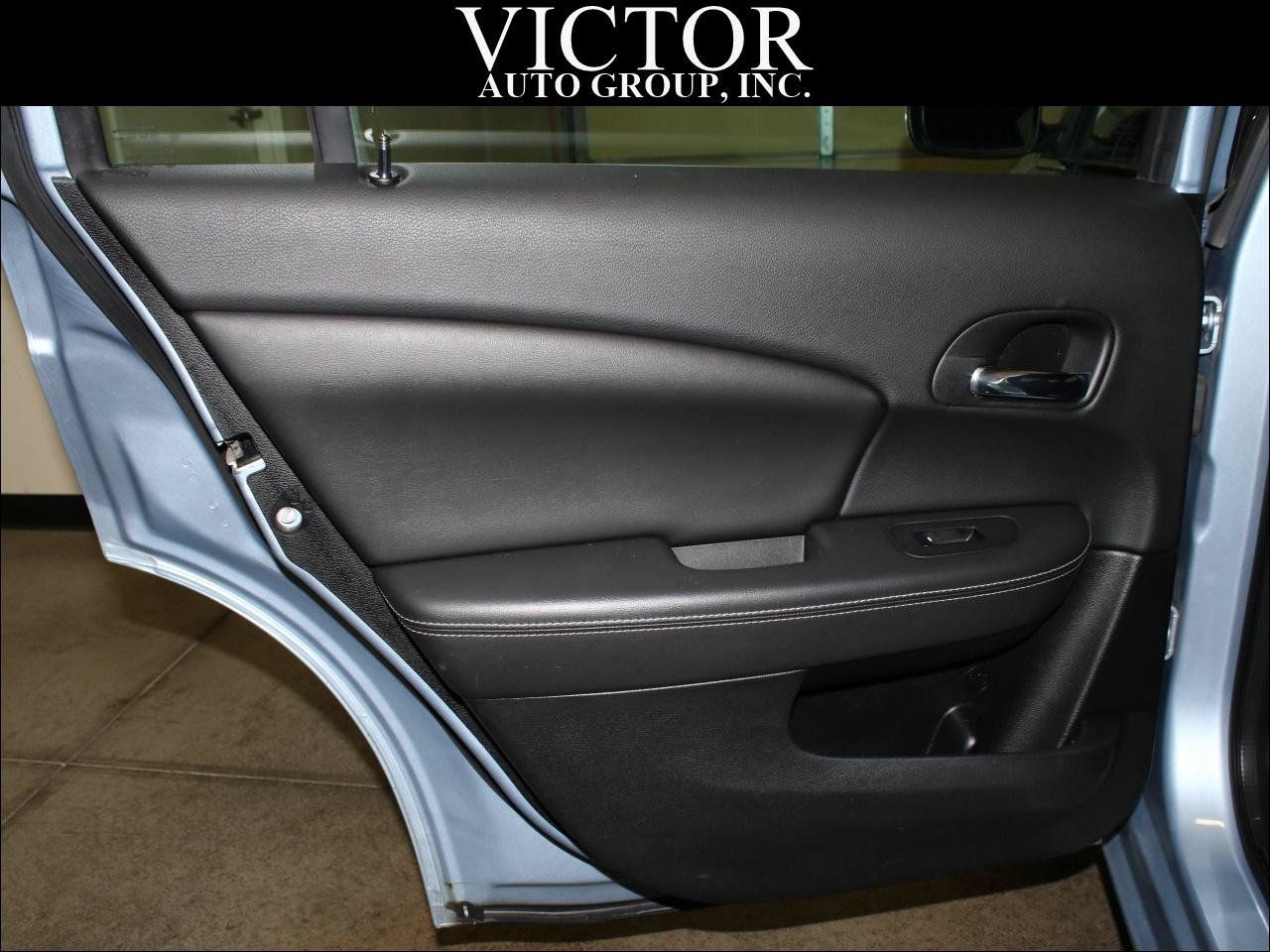 Used 2013 Chrysler 200 Limited FWD image 21