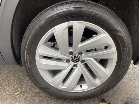 Used 2021 Volkswagen Atlas Cross Sport SE image 7