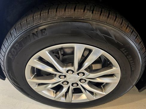 Used 2023 Cadillac XT5 Premium Luxury AWD/4WD image 14
