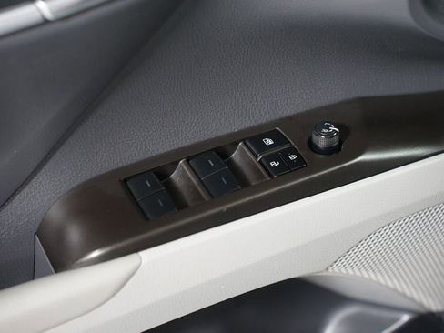 Used 2023 Toyota Camry SE image 29