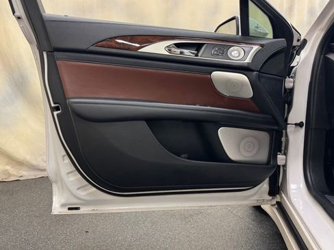 Used 2020 Lincoln MKZ Reserve w/ Luxury Package FWD image 12