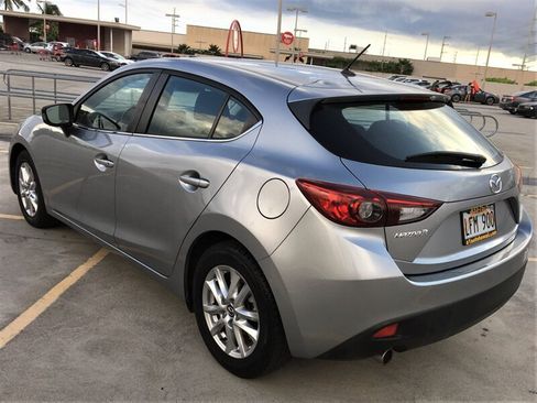 Used 2016 MAZDA MAZDA3 i Sport w/ Preferred Equipment Package FWD image 3