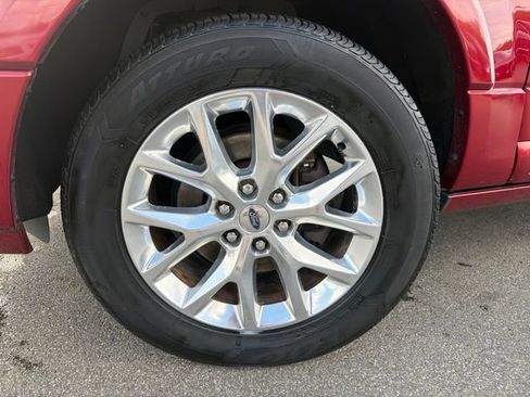 Used 2015 Ford Expedition Limited w/ Equipment Group 301A RWD image 9
