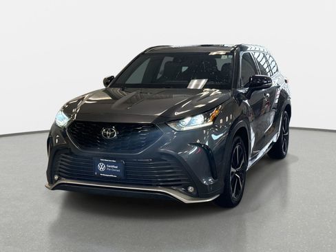 Used 2021 Toyota Highlander XSE image 29
