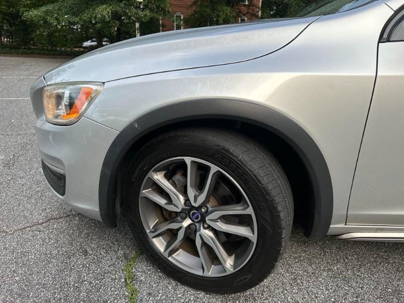Used 2017 Volvo V60 T5 Cross Country w/ Convenience Package AWD/4WD image 3