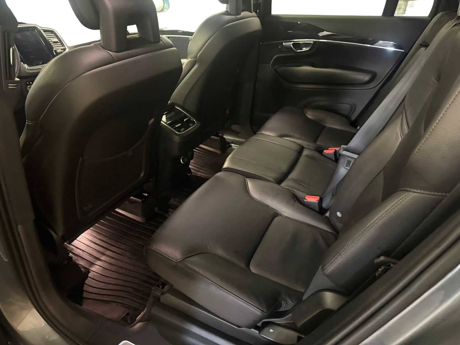 Used 2018 Volvo XC90 T6 Momentum w/ Convenience Package AWD/4WD image 23