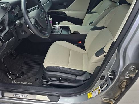 Used 2025 Lexus ES 350 w/ Premium Package FWD image 12