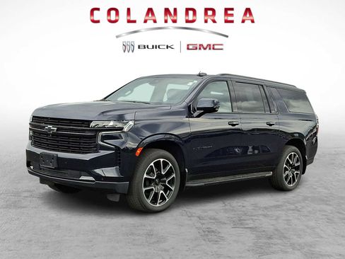 Used 2024 Chevrolet Suburban RST w/ Luxury Package AWD/4WD image 3