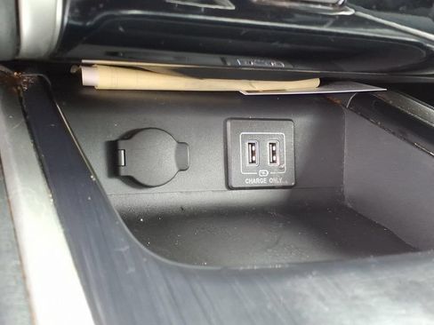 Used 2018 Nissan Pathfinder SV FWD image 12
