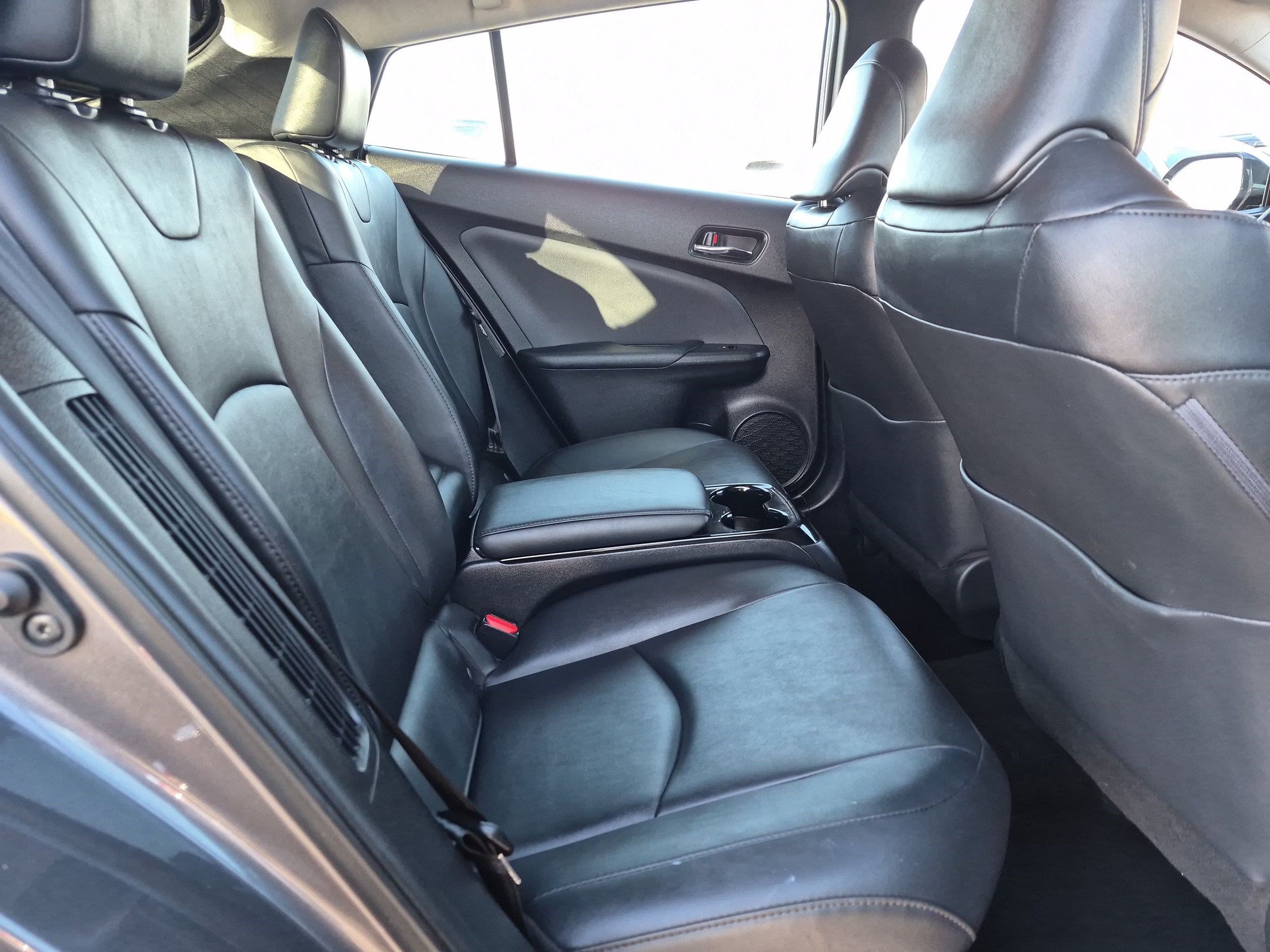 Used 2017 Toyota Prius Prime Premium w/ Carpet Mat Package FWD image 30