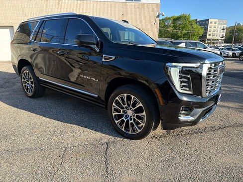 Used 2026 GMC Yukon Denali w/ Sun & Power Step Package AWD/4WD image 8