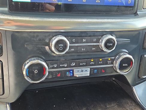 Used 2022 Ford F150 Lariat AWD/4WD image 27