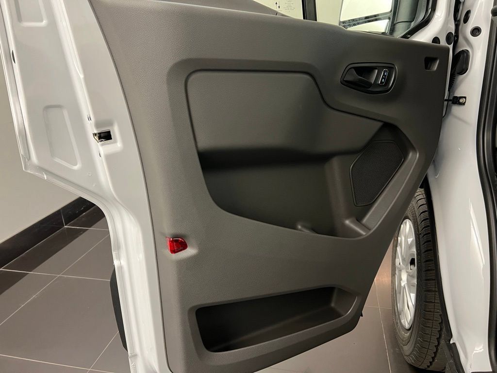 New 2026 Ford Transit 250 148 Medium Roof RWD image 26